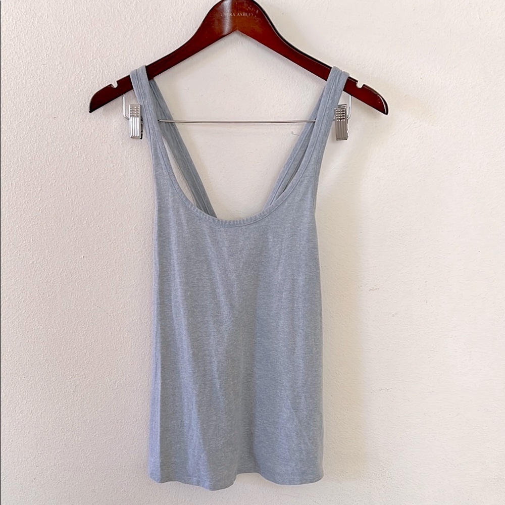 Under Armour Heat Gear Loose Fit Muscle Shirt Womens Size Large Activewear